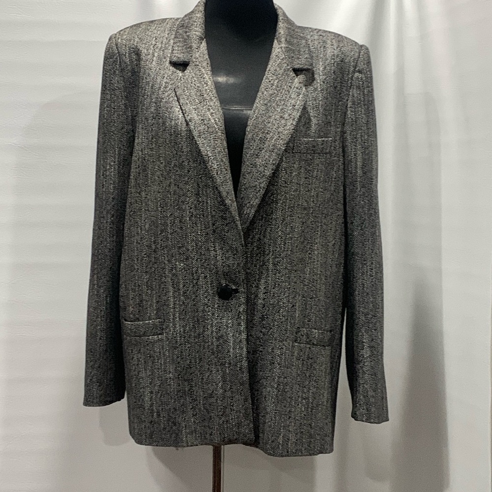 Ferncroft 1 button 3 pocket black and white tweed blazer Size 16